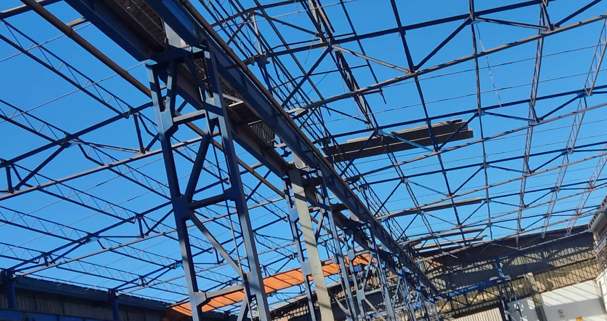Fabrika Çatı Yıkımı ve Sökümü