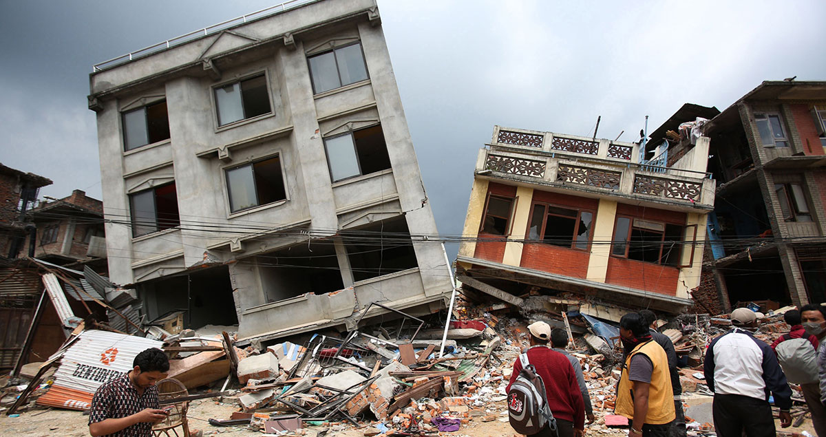 Deprem Zararı Görmüş Binaların Yıkımı