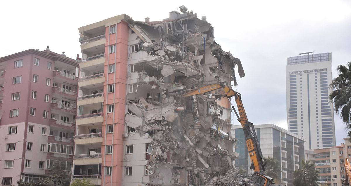 Hasarlı Riskli Binaların Yıkımı