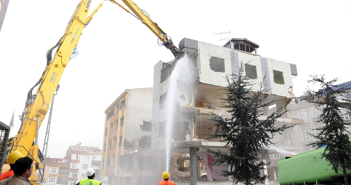 Kentsel Dönüşüm İçin Bina Yıkımı